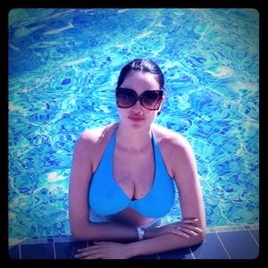 Meet your Posher, Miriam